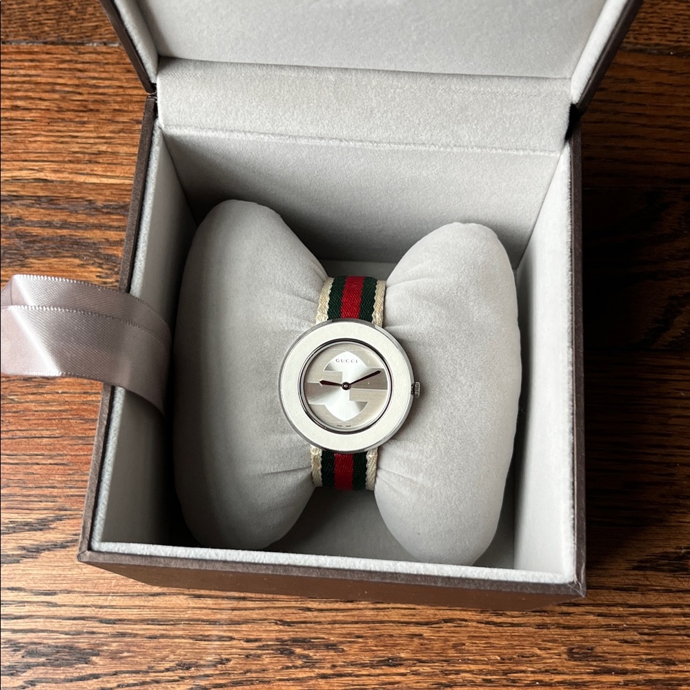 Gucci Watch, Women's Swiss U-Play